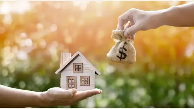 The Big House Hunting Debate: Is an East-Facing or West-Facing Home Better for Good Energy?